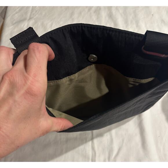 Baggallini Fine Line Slim Crossbody Shoulder Bag Black Nylon Travel designer - Picture 5 of 9